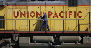 Earns Union Pacific